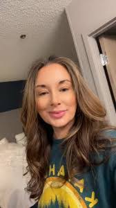 Johnna Hall's Instagram, Twitter & Facebook