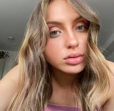 Hello All! I was hoping for some advice; I want to become a model, I'm half  Russian and half British in heritage and based in London. I am a creative  and have