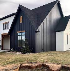 Riverside Design Home Decor On Instagram This Modern Farmhouse From Twothirtyfivedesigns Modern Farmhouse Exterior Modern Farmhouse Modern Farmhouse Style
