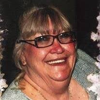 Lenora Parsons's Instagram, Twitter & Facebook