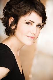 Short Haircuts For Wavy Thick Hair Short Wavy Haircuts Haircuts For Wavy Hair Short Wavy Hair