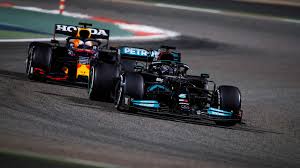 Imola, italy (ap) — world champion lewis hamilton won't change his approach despite seeing a rival from another team threaten his and. Verstappen Vs Hamilton Reloaded Bin Bereit Fur Den Kampf Kicker
