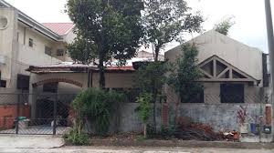 In order to amuse your curiosity on houses, please have a look on some images of bungalow houses in the philippines below. An Old Bungalow Transformed Into A Two Storey Sustainable Home