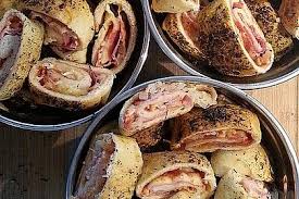 Gefullte Pizzabrotchen Von Elixxa Chefkoch Gefullte Pizzabrotchen Pizzabrotchen Pizzabrotchen Rezept