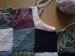 Wie versprochen zeige ich meine neuste gestrickte decke zusammen mit einer anleitung. 9 Frau Schulz Anleitung Ideen Decke Stricken Hakeln Patchworkdecke Stricken Decke Stricken