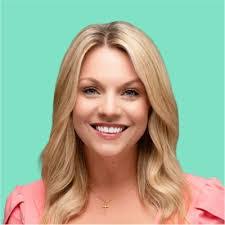 Suzanne Hopson's Instagram, Twitter & Facebook