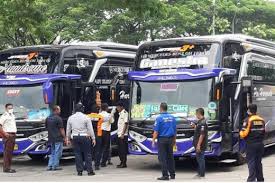 Bus pariwisata ini dapat menemani perjalanan wisata anda ditambah dengan supir yang berpengalaman. Goriau Curhat Tak Diperhatikan Pemerintah Sopir Bus Kita Juga Odp Pak Ora Duwe Penghasilan