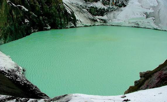 Excursión a la cima del volcán Copahue