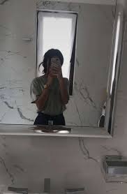 Aesthetic Black And White Mirror Selfie With Flash Pin By Vivianne Lopez On Insta Theme Selfie Poses Instagram Mirror Selfie Poses Selfie Poses