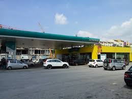 Anggota polis memeriksa pengunjung yang masuk ke pasar ketika operasi khas perdagangan di pasar borong selangor, seri kembangan. Seri Kembangan Petronas Nearby Pasar Borong Selangor Mapio Net