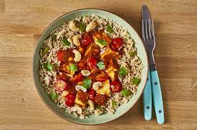10 Min Joe Wicks Halloumi And Cashew Curry Dinner Recipes Goodtoknow Recipe Recipes Joe Wicks Recipes Joe Wicks