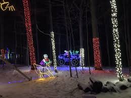 You'll be dazzled with 40 animated scenes that include a candy cane village, a nativity, christmas carnival, santa's workshop, and more! Bethlehem Hills Christmas Light Park 9760 Mayfield Rd Chesterland Oh Festival Events Mapquest