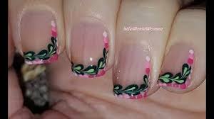 La razón es que son muy prominentes y llaman la atención de la gente tan pronto como entran en hay varias opciones para elegir, que van desde diseños florales a dulces diseños de uñas de los pies de color rosa. Decoracion De Unas Para Pies Flores Y Frances