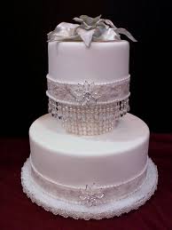 It S All About Pearls Wedding Cake Pearls Glamorous Wedding Cakes Diamond Wedding Anniversary Cake