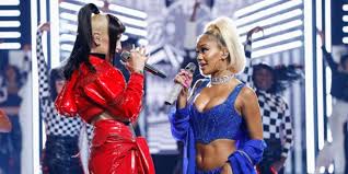 Original voice coach adam levine returned to the stage with his band maroon 5 to perform their latest hit single, beautiful mistakes. Uqfyw2tz8et0wm