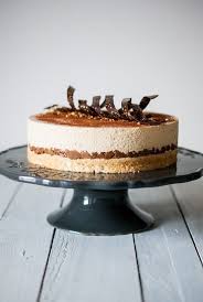Le Dulcey Vous Connaissez Une Petite Pepite Signee Du Chocolatier Valrhona Un Chocolat Blond Au Gout Poire Au Chocolat Bavarois Poire Chocolat Dessert Simple