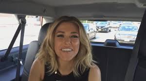 A lyric video to the song fight song by rachel platten. Fight Song Singer Rachel Platten Sends Special Message To Cancer Stricken 10 Year Old Abc News