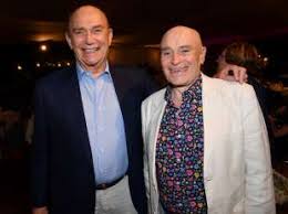 Abbronzatissimo come un peperone, nemmeno un capello ma crini di cavallo. Elfrida Ismolli Moglie Di Edoardo Vianello Dago Fotogallery