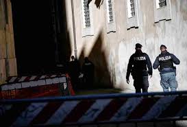 Sonia di maggio, 29enne originaria di rimini, è stata uccisa in località specchia gallone, a minervino di lecce, in via pascoli, con una serie di coltellate al collo, alla nuca e al volto, come riporta lecceprima. Kd2ywgzxeg7erm