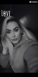 Kaitlyn Houser's Instagram, Twitter & Facebook