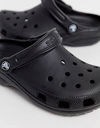 Du bist auf der jagd nach feinsten sneakern & fresher streetwear? Crocs Klassische Schuhe In Schwarz Asos