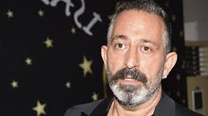 Cem yılmaz ve sinema ve televizyon oyuncusu ahu yağtu (d. Cem Yilmaz Dan Karakomik Filmler Elestirilerine Yanit Kultur Sanat Haberleri