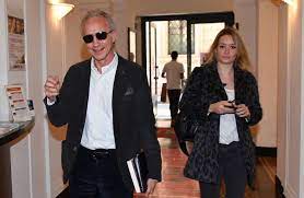 La coppia si trovava in vacanza insieme ad alcuni. Marco Travaglio Giorgia Solari Dago Fotogallery