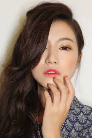 You Re Going To Want To Try This New Korean Beauty Trend Gradient Lips Lipstick Trend Korean Beauty Trends