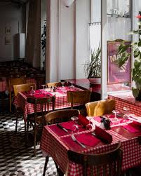 A Traditional French Decor A Traditional French Cuisine Welcome To Chez Nenesse 17 Rue De Saintonge Lunchtime French Decor Cafe Design Table Decorations