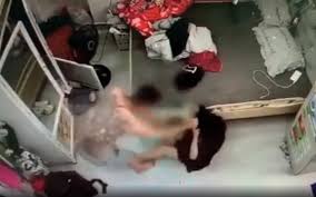 Tin tức xâm hại bé. Vá»¥ Co Gai Bá»‹ Nam Thanh Nien XÄƒm Trá»• Ä'anh Da Man Khá»Ÿi Tá»' Bá»‹ Can Vá» Hanh Vi Cá»' Y Gay ThÆ°Æ¡ng Tich