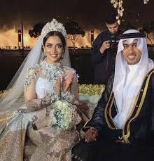 قلعة بلقيس الأثرية أو حصن بلقيس هو أحد أكبر حصون وقلاع جمهورية إيران القديمة والذي بُنيَّ من اللبن والطين (الطوب) لذلك يُعتبَر ثاني أكبر بناء مشيداً من الطين في إيران بعد قلعة بم وفقاً للنمط المعماري القائم في العصر. Ø²ÙØ§Ù Ø§Ø³Ø·ÙˆØ±ÙŠ ÙˆÙØ³ØªØ§Ù† Ù…Ù„ÙƒÙŠ Ù…Ø±ØµØ¹ Ø¨Ø­Ø¬Ø± Ø§Ù„Ø§Ù„Ù…Ø§Ø³ Ù…Ø§ Ù„Ø§Ù†Ø¹Ø±ÙÙ‡ Ø¹Ù† Ø­ÙÙ„ Ø²ÙØ§Ù Ø§Ù„ÙÙ†Ø§Ù†Ù‡ Ø§Ù„Ù…Ø­Ø¨ÙˆØ¨Ø© Ø¨Ù„Ù‚ÙŠØ³ Ø£Ù†Ø§ Ø³Ù„ÙˆÙ‰ Ø§Ù†Ø§ Ø³Ù„ÙˆÙ‰ Anasalwa
