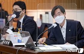 나경원, 주호영, 홍문표, 조경태 본선 올라…초선 후보 모두 탈락. ì¡°ê²½íƒœ ê¹€ì¢…ì¸ ë¹„ëŒ€ìœ„ ëë‚´ìž é‡Žë‚´ë¶€ íŒŒì—´ìŒ ë‰´ìŠ¤ ë™ì•„ë‹·ì»´