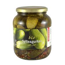 A pickle goes well with a hamburger. Machandel Bio Sylteagurker Sot Sur 720 Gr Kinsarvik Naturkost