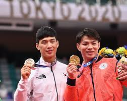 안바울은 25일 일본 무도관에서 열린 2020 도쿄올림픽 유도 남자 66kg급 8강전에서 아드리안 곰보치 (슬로베니아)를 꺾고 4강에 선착했다. Ih6aupfotlzoem
