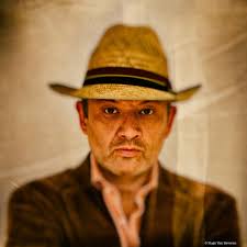 Bart peeters deluxe (7 januari 2020, lotto arena antwerpen) hij zong de sterren van de hemel, tot hij er zelf één werd! Bart Peeters Spotify