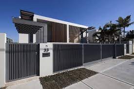 Horizontal fencing is becoming more common among neighborhood businesses that reside near or within residential areas. Black Fence Desain Pagar Modern Pagar Modern Rumah Minimalis