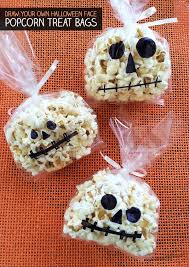 Quick Crafts Spooky Face Popcorn Halloween Treats 100 Directions In 2020 Sequin Pumpkin Diy Pumpkins Crafts Quick And Easy Crafts