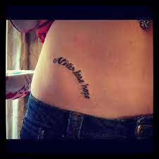 Is there anything more stunning than when a hip bone is adorned with a pretty piece of ink? Pin By Amanda Nanez On Ink Tattoo On Hip Bone Hip Tattoo Tattoos