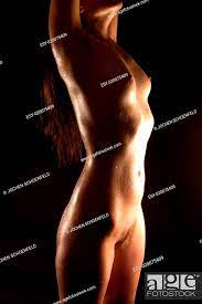 Schöne nackte Frau mit nassem Körper, Stock Photo, Picture And Low Budget  Royalty Free Image. Pic. ESY-020075409 | agefotostock