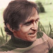 Dora Kent's Instagram, Twitter & Facebook