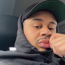 Yall be so slow & naive 😭😭😂😂