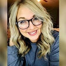 Kara Waller's Instagram, Twitter & Facebook