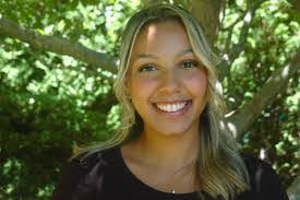 Heather Faris's Instagram, Twitter & Facebook