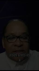 Melissa Rabideau's Instagram, Twitter & Facebook