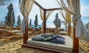 Buffet Thailandais A Volonte A Paris La Croix Valmer Plage Privee Parasol