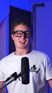 Conosciamoci! Ciao mi chiamo Gianni e bla bla bla. Ti aspetto su YouTube  con il mio corso gratuito sulla fotografia e il videomaking a budget zero!  #corso #videocorso #videomaking #fotografia ...