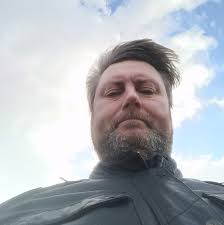 Just a heads up, someone attempted access to the rear door of our house  just after 22:00 Saturday the fifteenth of November. Unfortunately, all I  have is a picture of a hand