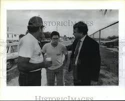 1989 Press Photo Domingo Aaron Leija with dad & Houston school official