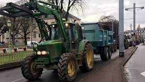 Il est certain que leurs demandes dépassent largement la simple baisse des prix du carburant. Limoges Nouvelle Mobilisation Des Gilets Jaunes Ce Lundi