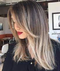 I capelli non abbastanza spessi diventano molto fragili, si spezzano facilmente, sembrano secchi e senza vita, con doppie punte. 50 Splendidi Tagli Per Capelli Folti E Spessi Nel 2022 Capellidistile It